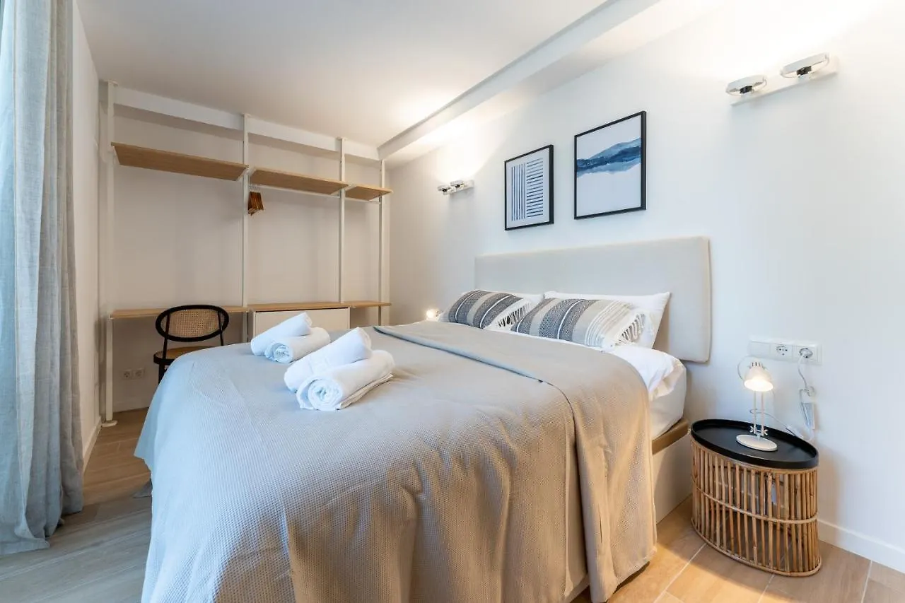 Luxury Beachfront Living On The Beach With Big Terrace 托雷莫利诺斯 0*,