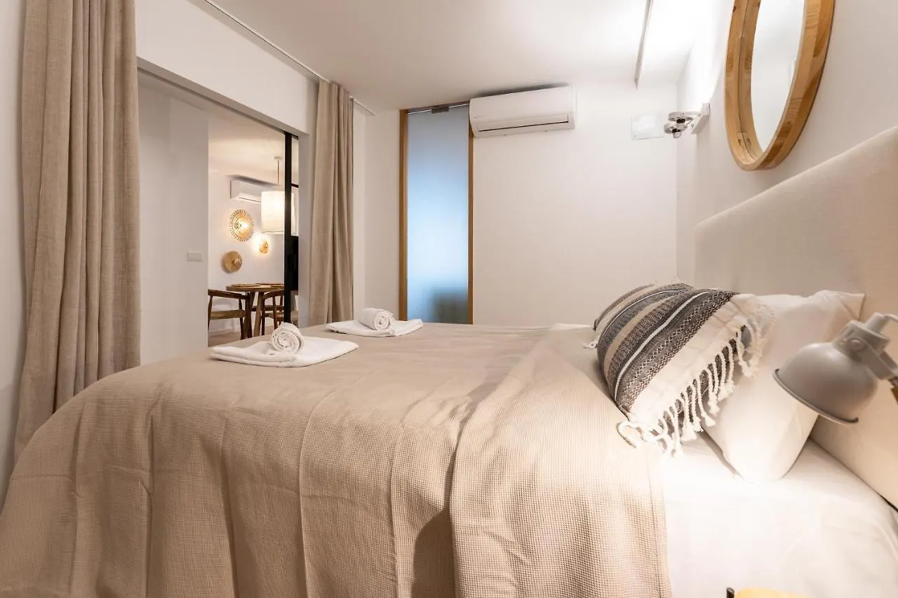 Luxury Beachfront Living On The Beach With Big Terrace 托雷莫利诺斯 公寓